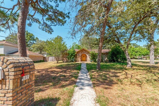Building Photo - 102 Butlers Ct