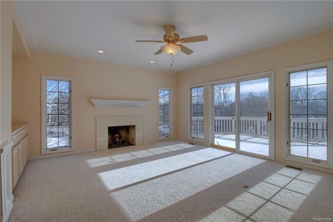 Building Photo - 2962 Pheasant Ring Dr