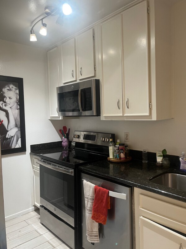 Foto del edificio - 1414 Castle Ct