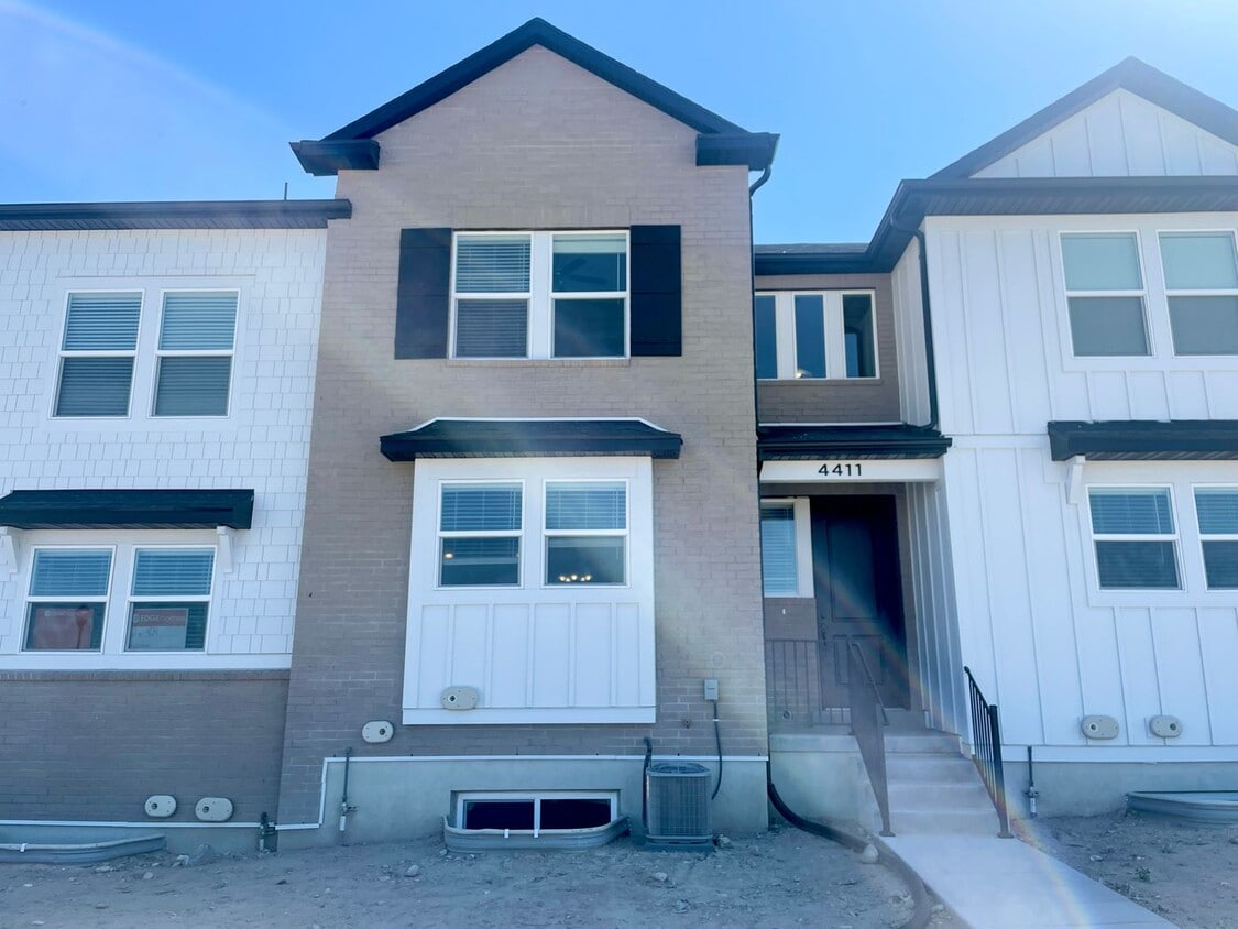 Modern Townhome at Mountain Ridge! - Modern Townhome at Mountain Ridge!