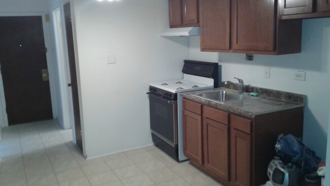 Building Photo - 3913 W 124th Pl