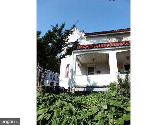 Foto del edificio - 3439 Barclay St