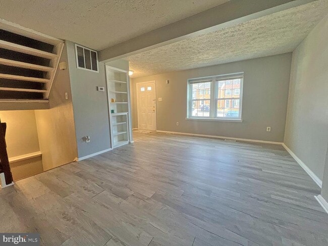 Building Photo - 8104 Willowdale Ct
