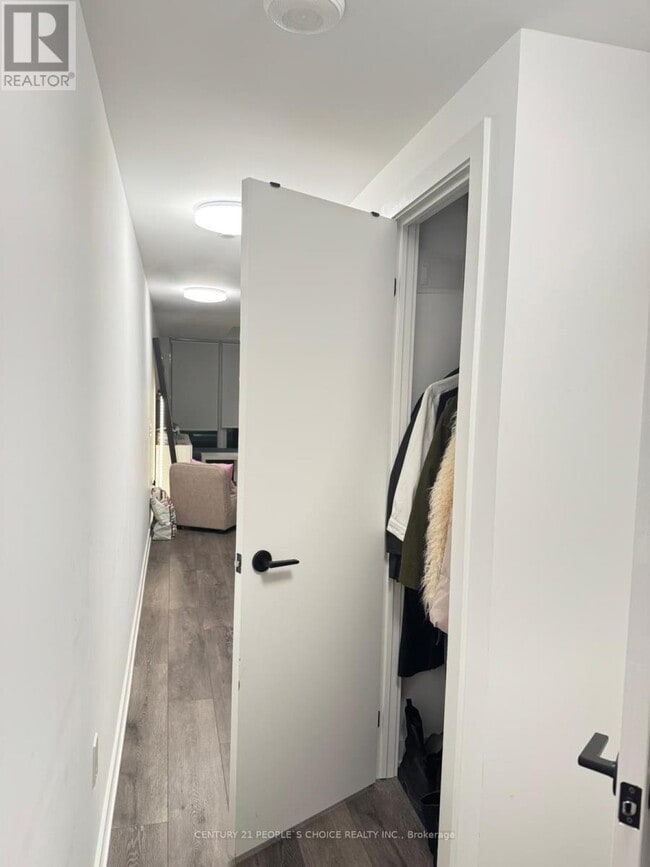 Photo du bâtiment - 127 Broadway Ave