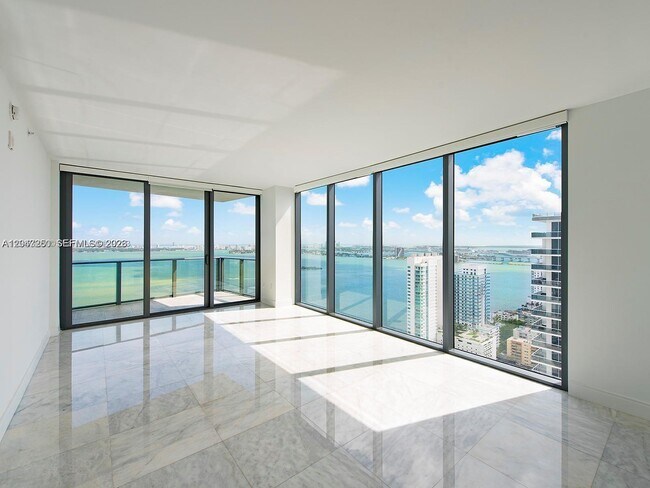 Foto del edificio - 460 NE 28th St
