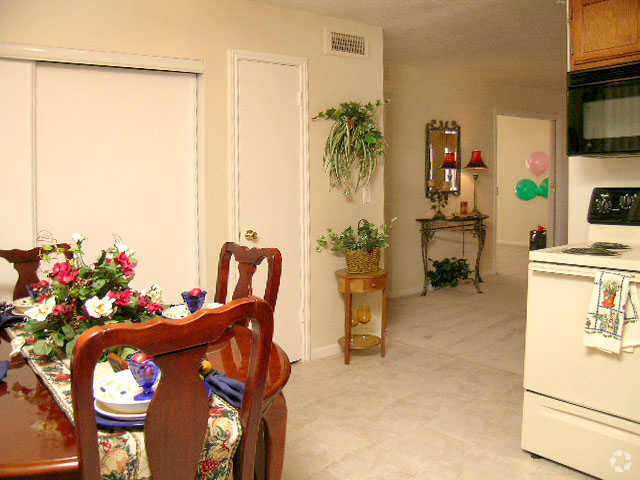 Cocina - Reserve at Eagle Landing (East)