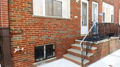 Building Photo - 2436 S Mole St