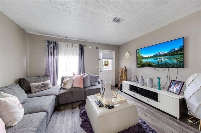 Foto del edificio - 6638 Witherington Ct NW
