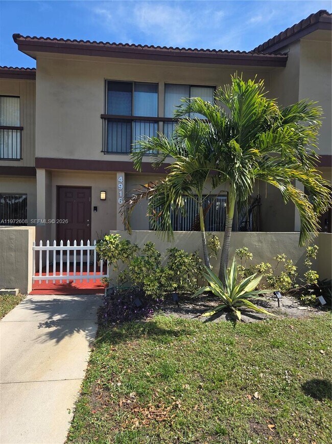 Building Photo - 4916 Sheridan St