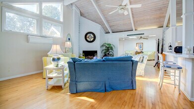 Building Photo - 94 Whiting Ln