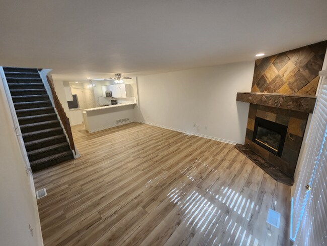 Foto del edificio - 11530 W 70th Pl