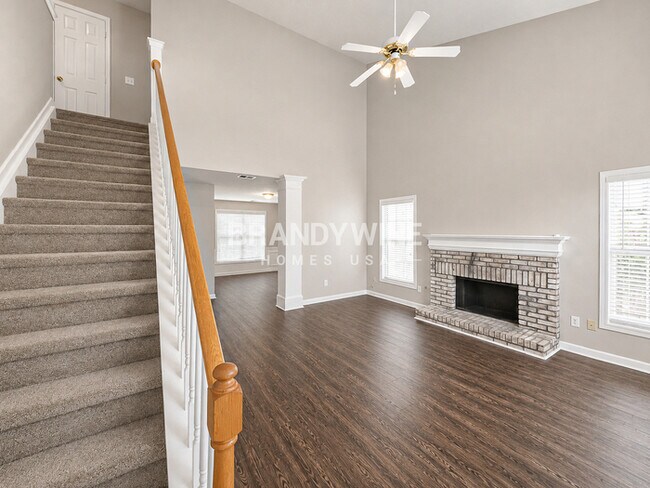 Foto del edificio - 2371 Miller Oaks Cir