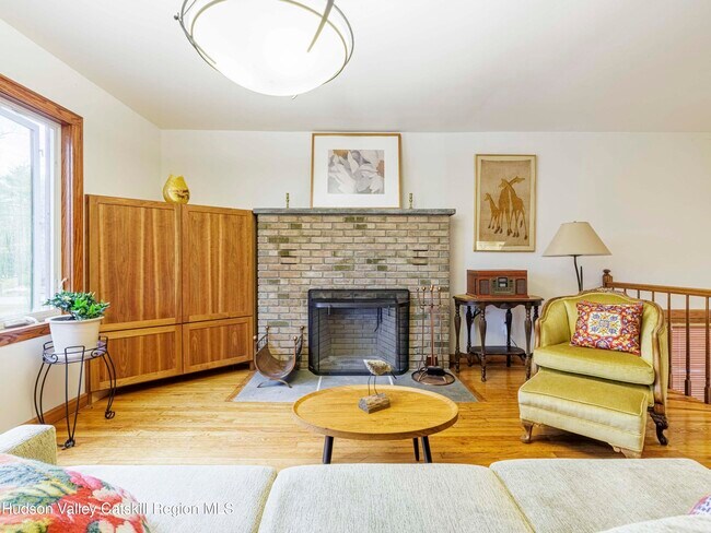 Foto del edificio - 10 Purdy Hollow Rd