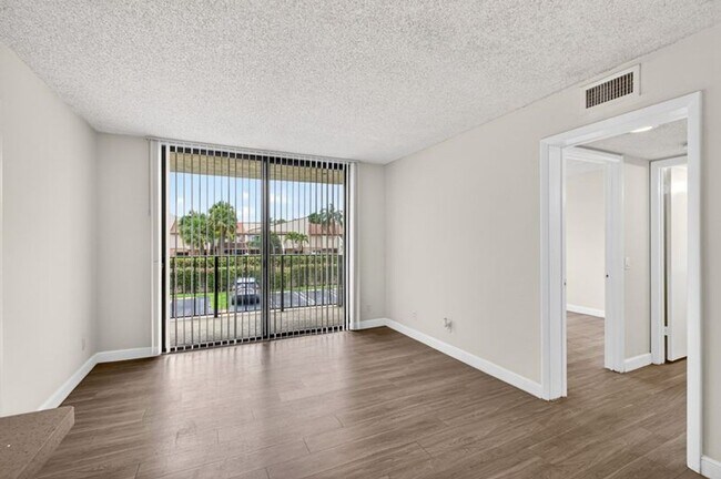 Foto del edificio - Move-In Ready Rental Near Tanger Outlets!