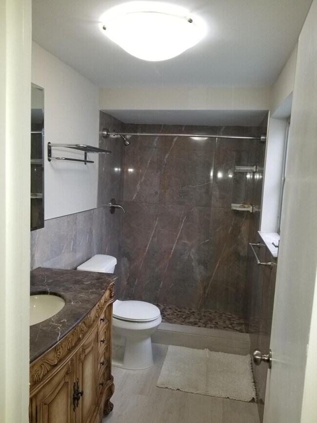 Foto del edificio - 5861 NW 16th Pl