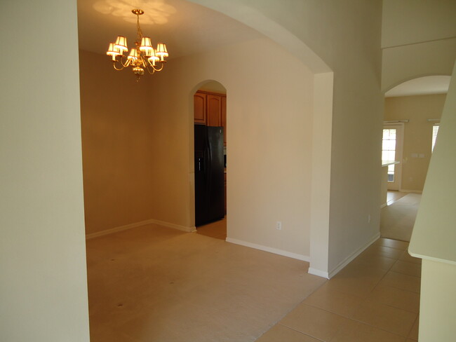 Foto del edificio - Beautiful 5br / 3ba In the desirable commu...