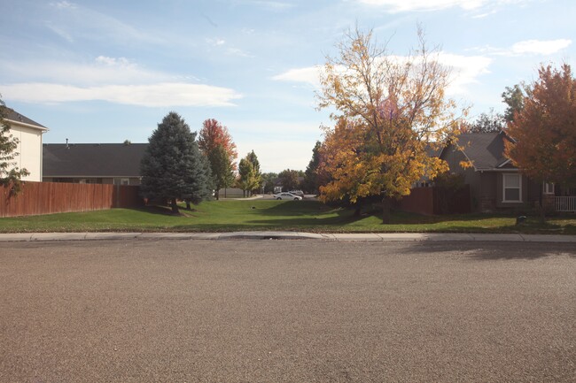 Building Photo - 2702 Wintercrest St
