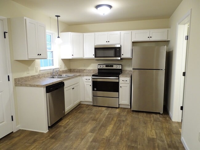 Building Photo - 818 Byler Cir