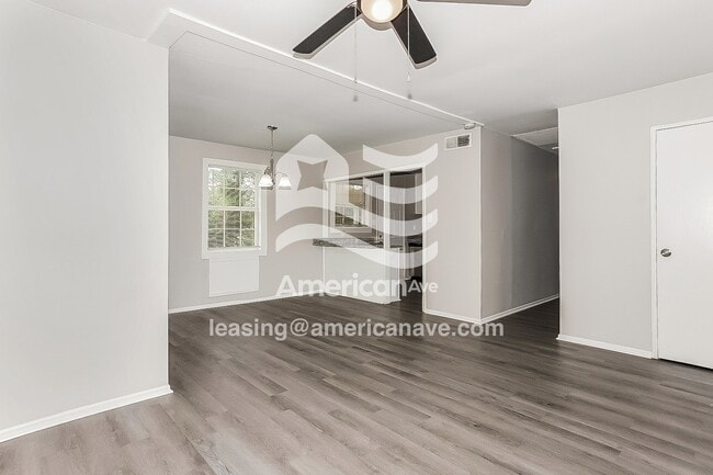 Building Photo - 674 Morton Ave NE