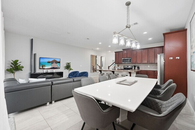 Foto del edificio - 1552 Carey Palm Cir