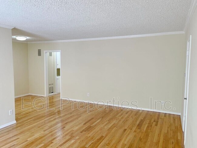 Building Photo - 3619 Vinton Ave