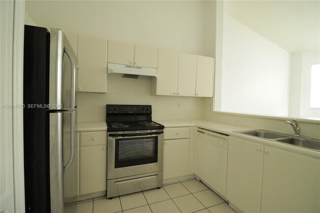 Foto del edificio - 1568 SE 26th St