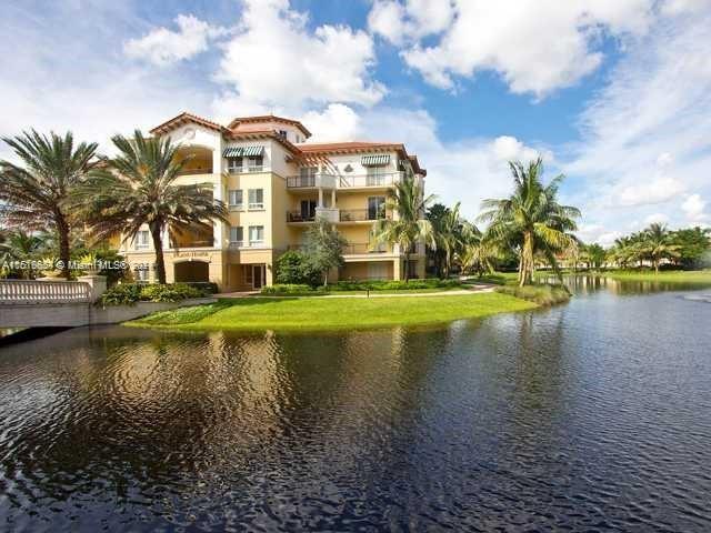 Foto del edificio - 16100 Emerald Estates Dr