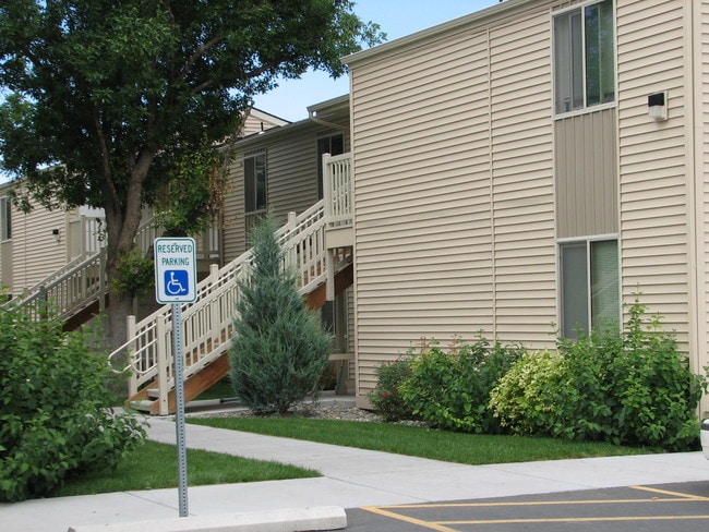 Building Photo - Briarwood