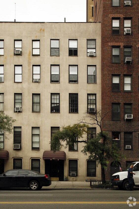 Building Photo - 463 W 57th St
