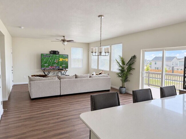 Building Photo - Spacious 4 Bedroom Plus Office Lorson Ranch Home with 4 Bathrooms, Dual A/C Systems, and Tons of ...