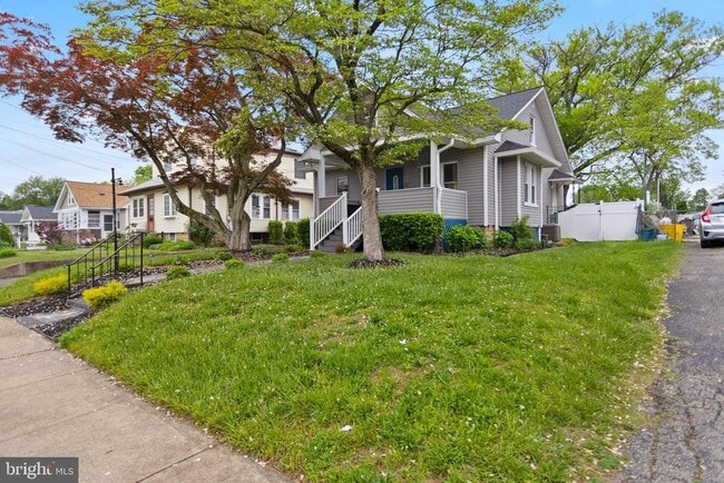 Building Photo - 1762 Exton Ave