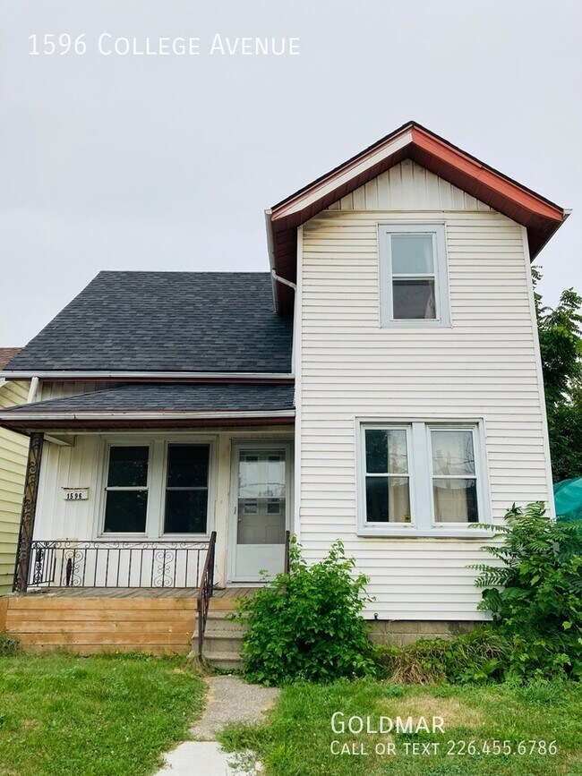 Building Photo - Calling All Students: 5 bedroom 1.5 bathroom house by the University of Windsor
