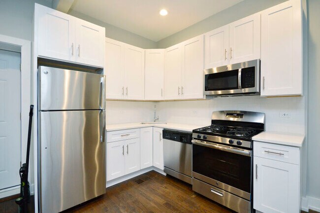 Foto del edificio - 2721 W Division St