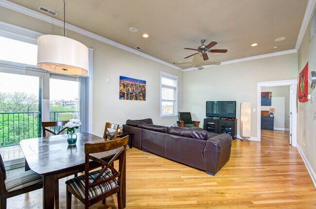 Foto del edificio - 2730 N Ashland Ave