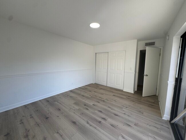 Foto del edificio - 172 Lake Arbor Dr