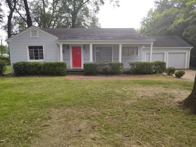 Building Photo - 321 Naples Rd