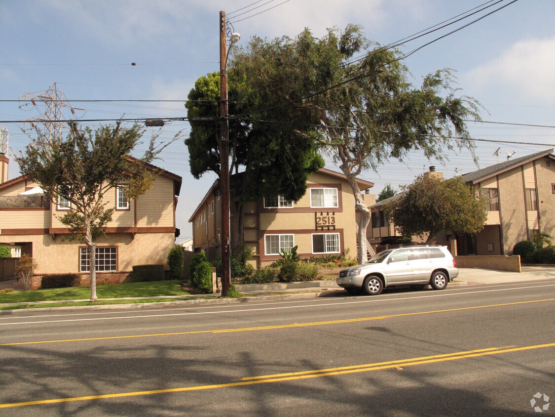 Foto del edificio - 2513 Grant Ave