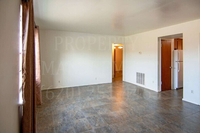 Foto del edificio - 403 W 9th St
