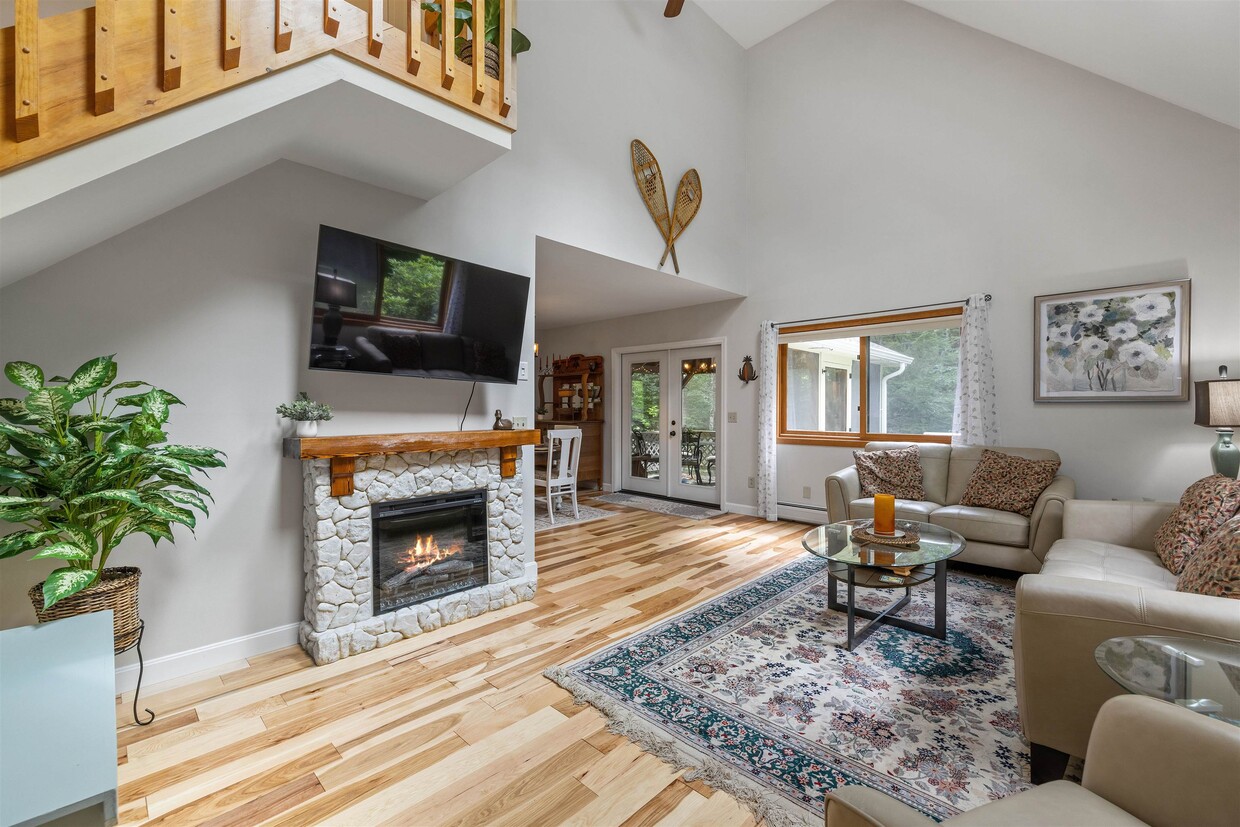 120 Locarno St, Moultonborough, NH 03254 House Rental in