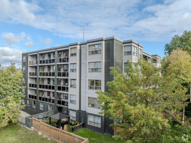 Building Photo - 490 Nelson Avenue