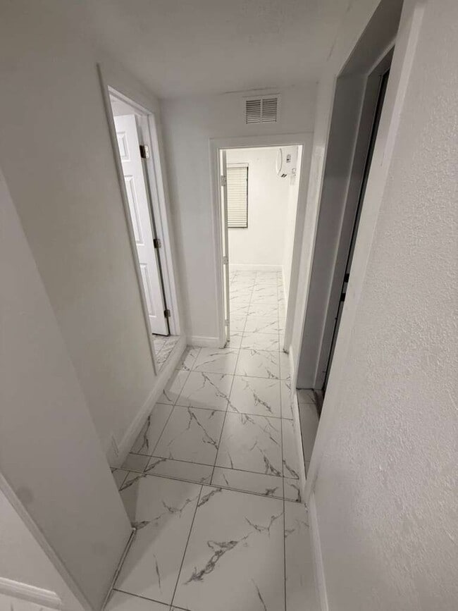 Foto del edificio - 6502 W Clifton St