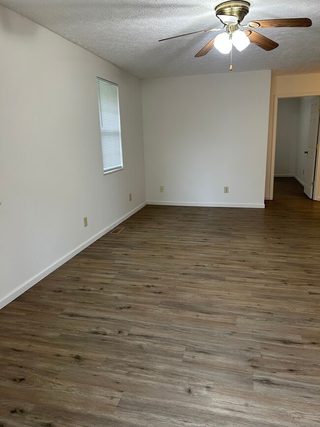 Building Photo - 132 Burkhardt Way