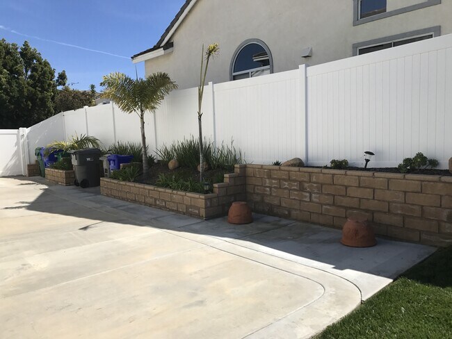 Foto del edificio - 4 Bedroom Remodeled Oceanside Home with Am...