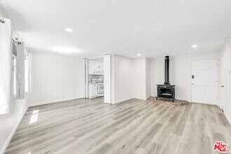 Building Photo - 10634 Holman Ave