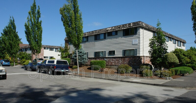Photo - 8069 NE Flanders St