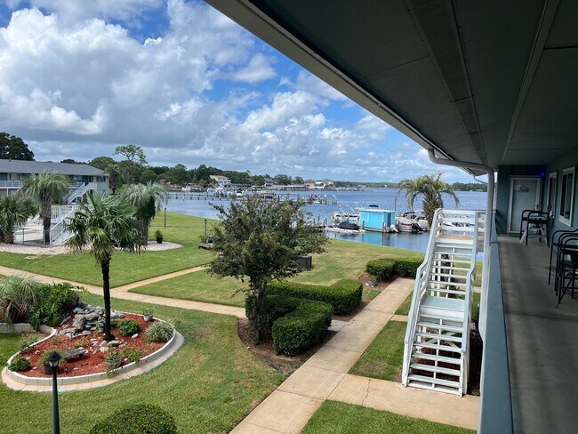 Foto del edificio - 726 Eglin Pky NE