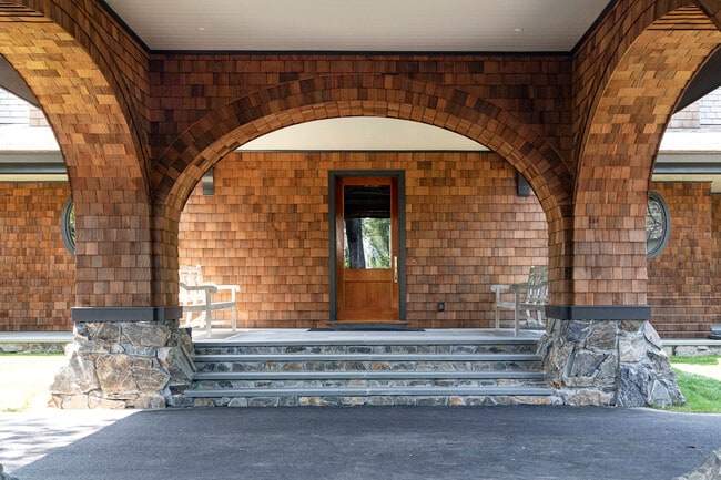 Building Photo - 9 Arlington Ave