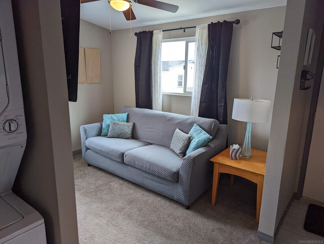 42347 Gavilan Unit B, Fallbrook, CA 92028 Condo for Rent in Fallbrook