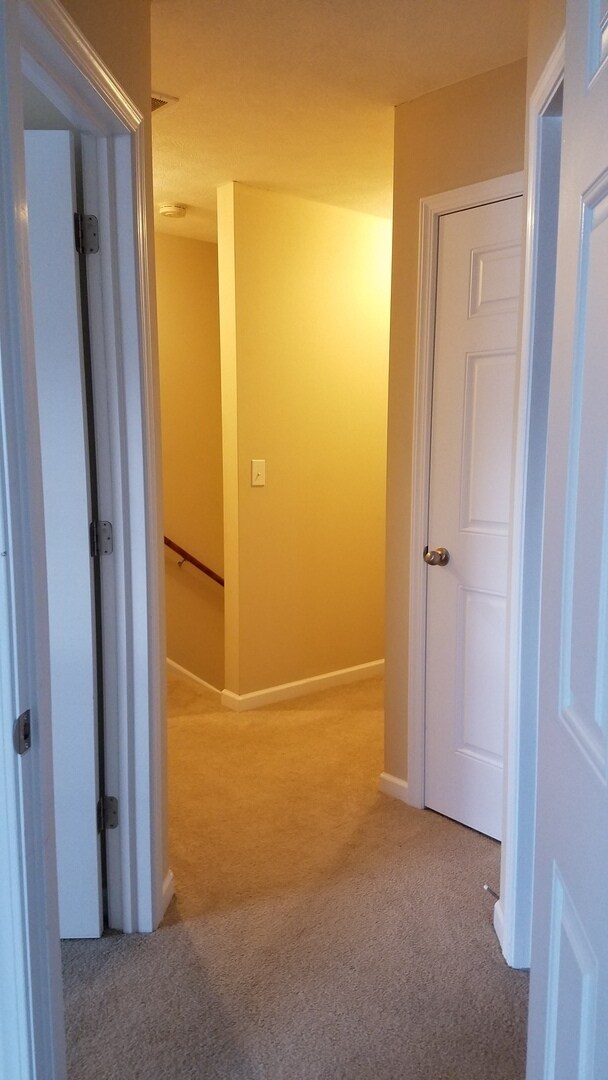 Building Photo - 3 bedroom, 2.5 bath townhome