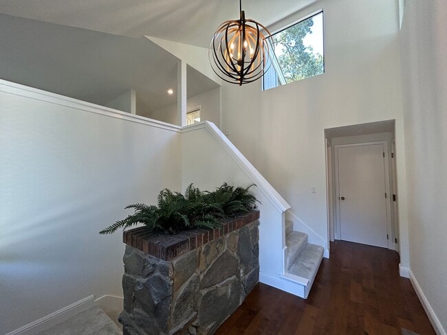 Building Photo - Must See Spacious Alamo 4BR Home with Remo...